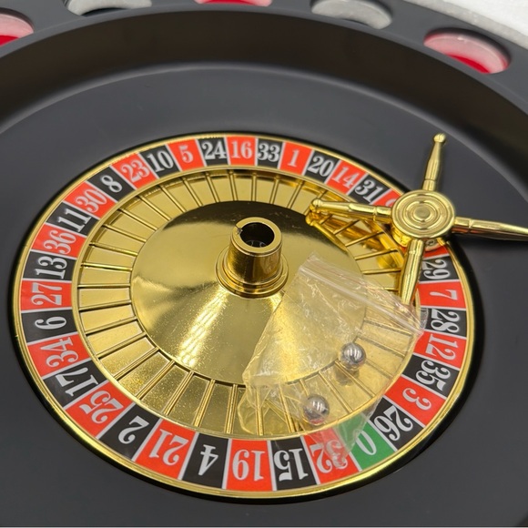 Drinking Roulette Set - Black and Red - Picture 3 of 9